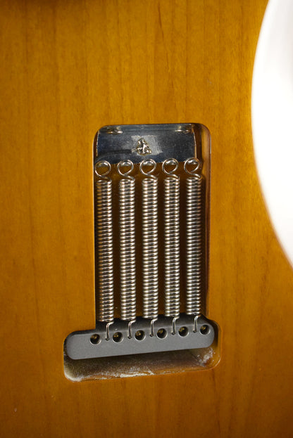 Fender Eric Johnson Stratocaster 2-Color Sunburst Maple Fingerboard