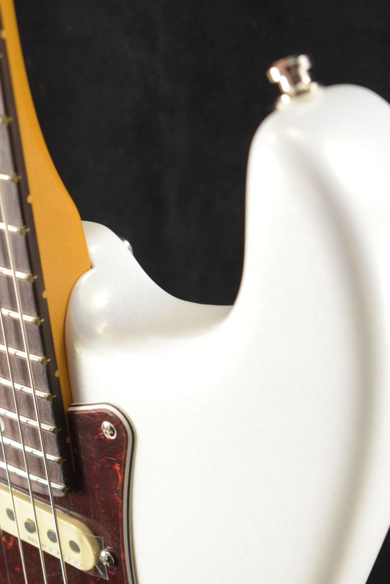 Fender American Ultra Stratocaster Left-Handed Arctic Pearl SCRATCH AND DENT