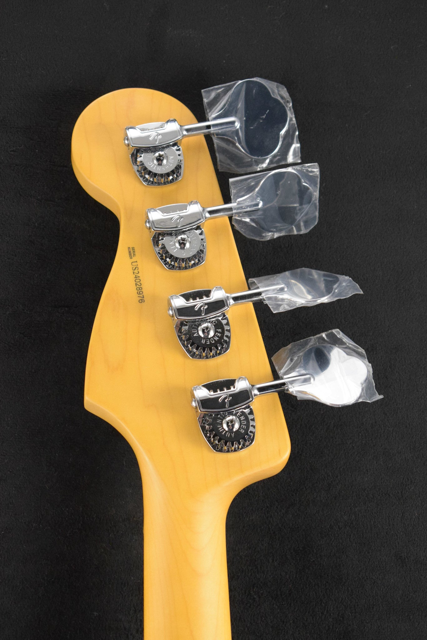 Fender American Professional II Jazz Bass 3-Color Sunburst Maple Fingerboard