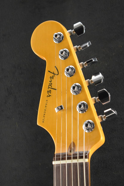 Fender American Ultra Stratocaster Left-Handed Arctic Pearl SCRATCH AND DENT