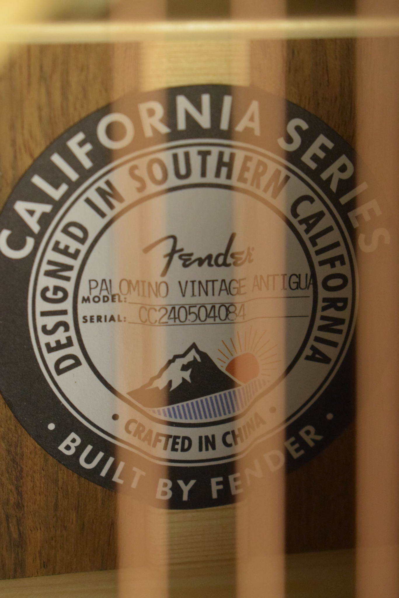 Fender Limited Edition California Vintage Palomino Antigua with Case