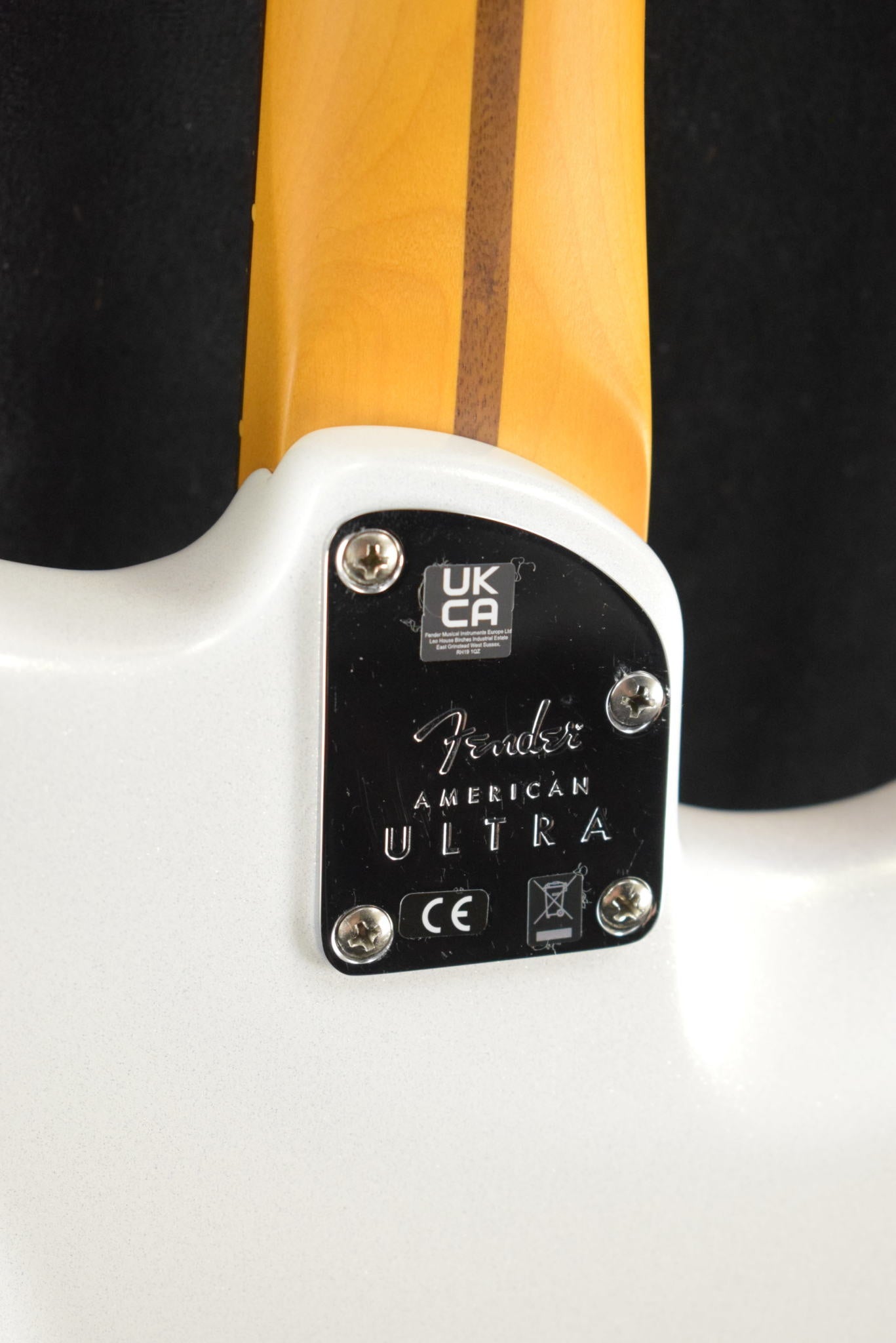 Fender American Ultra Stratocaster Left-Handed Arctic Pearl SCRATCH AND DENT