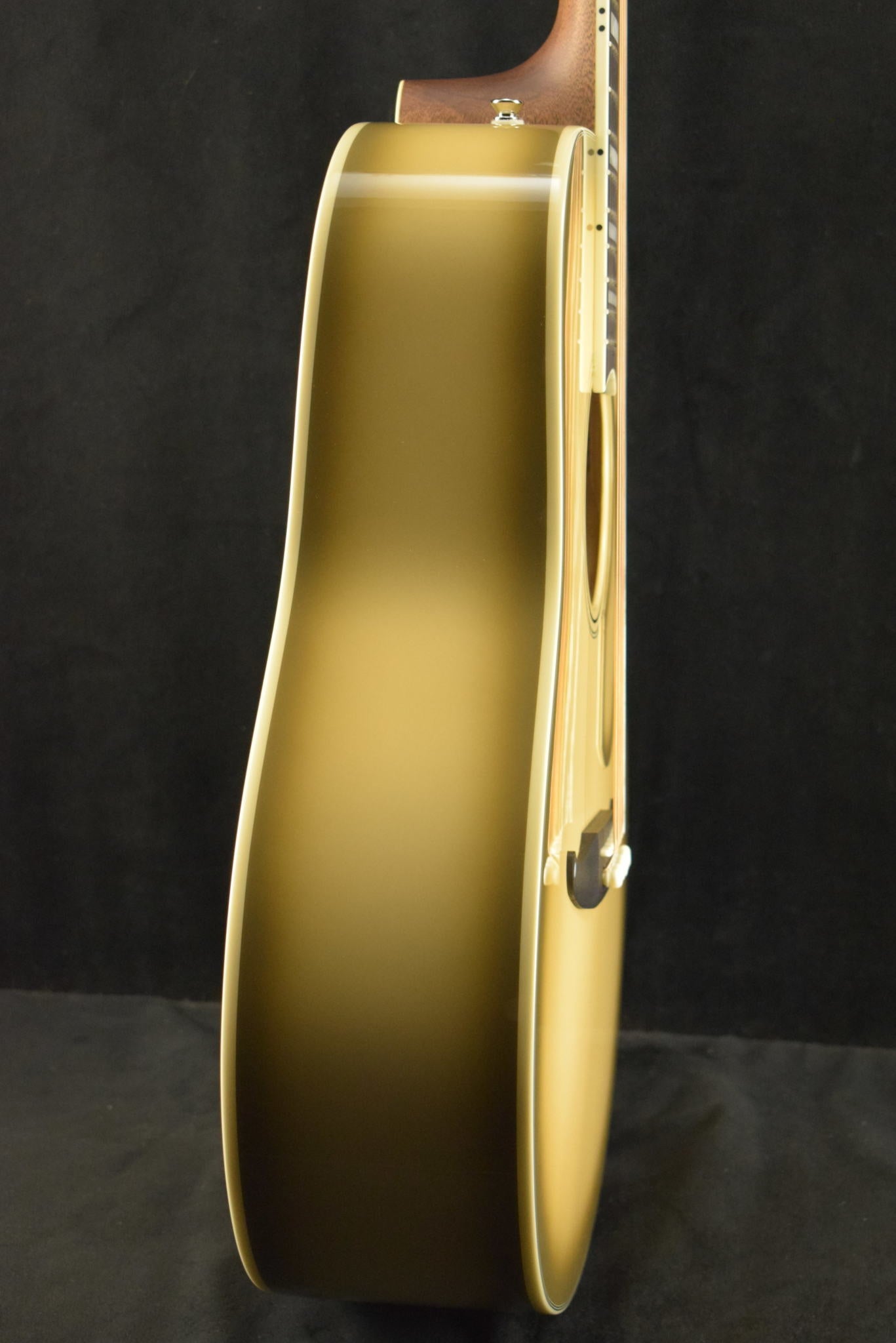 Fender Limited Edition California Vintage Palomino Antigua with Case