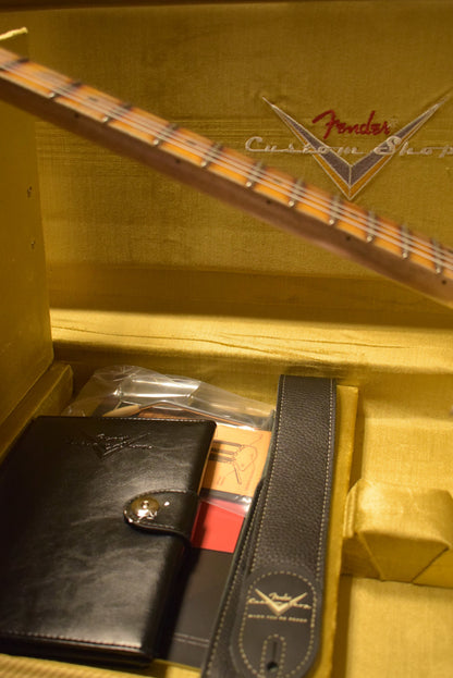 Fender 1957 Stratocaster Heavy Relic Aged White Blonde 1-Piece Rift Sawn Maple Neck Fingerboard