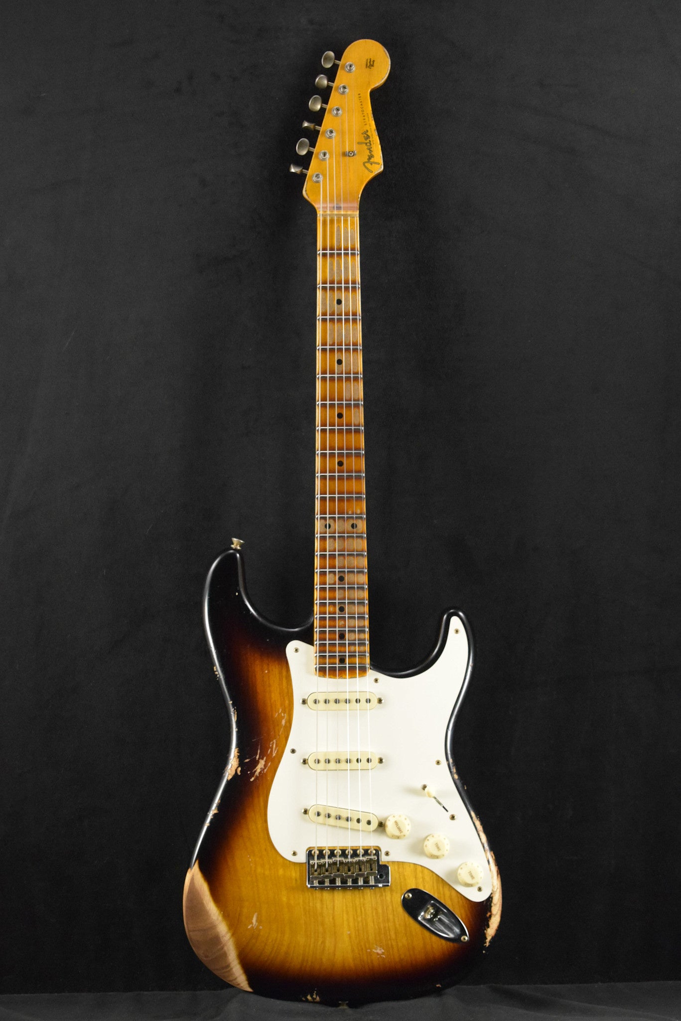 Fender 1957 Stratocaster Heavy Relic Aged 2-Color Sunburst 1-Piece Rift Sawn Maple Neck Fingerboard