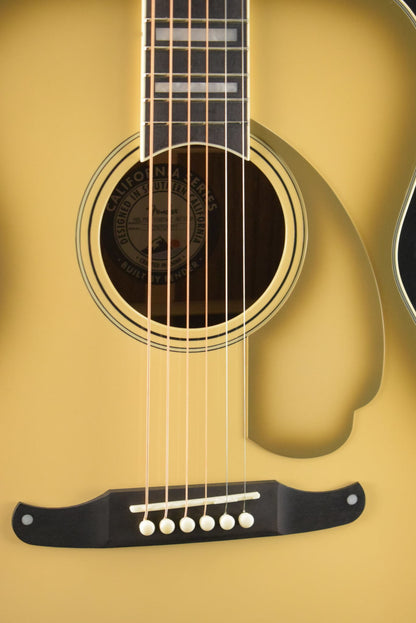 Fender Limited Edition California Vintage Malibu with Case Antigua