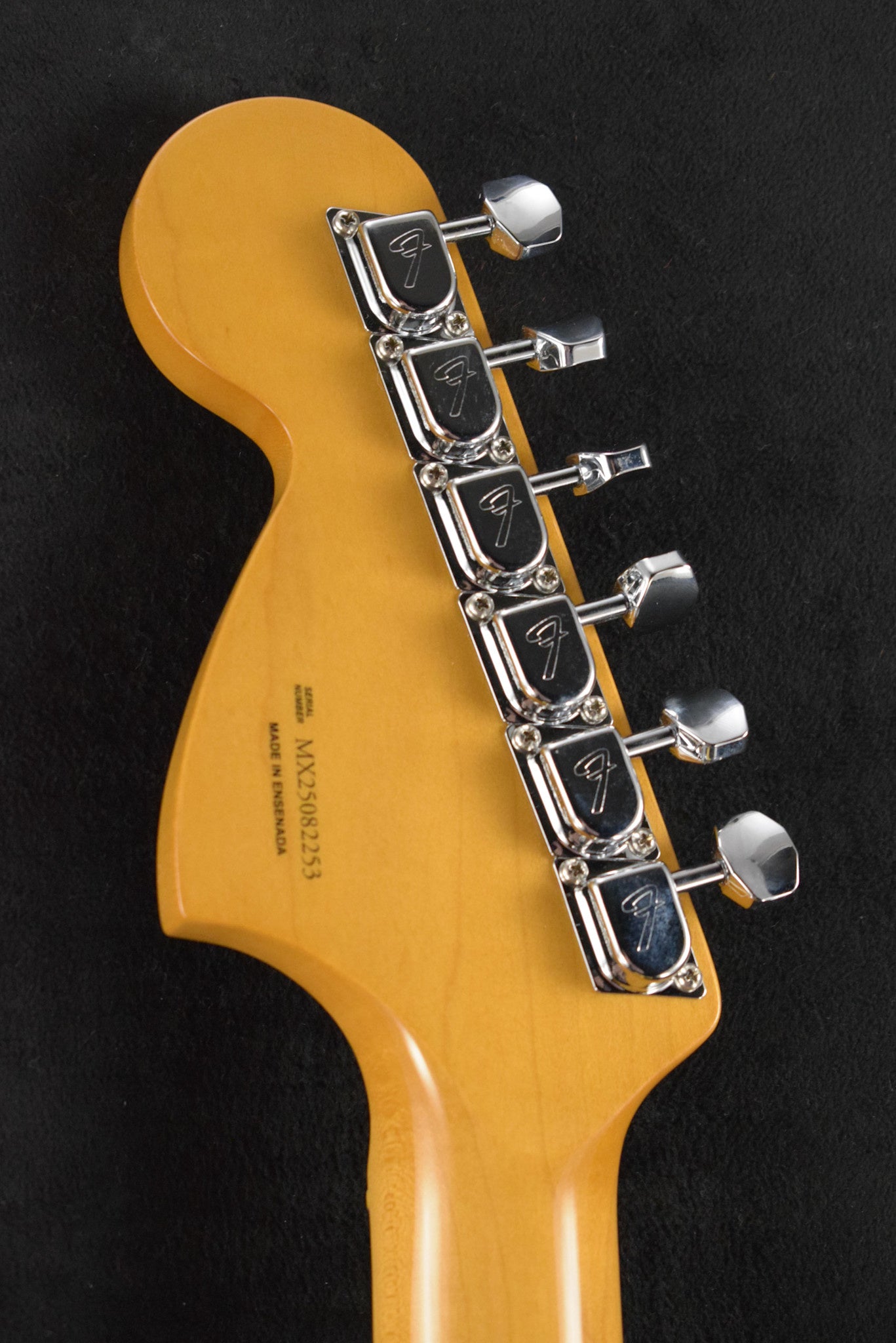 Fender Vintera II '70s Stratocaster Vintage White Maple Fingerboard