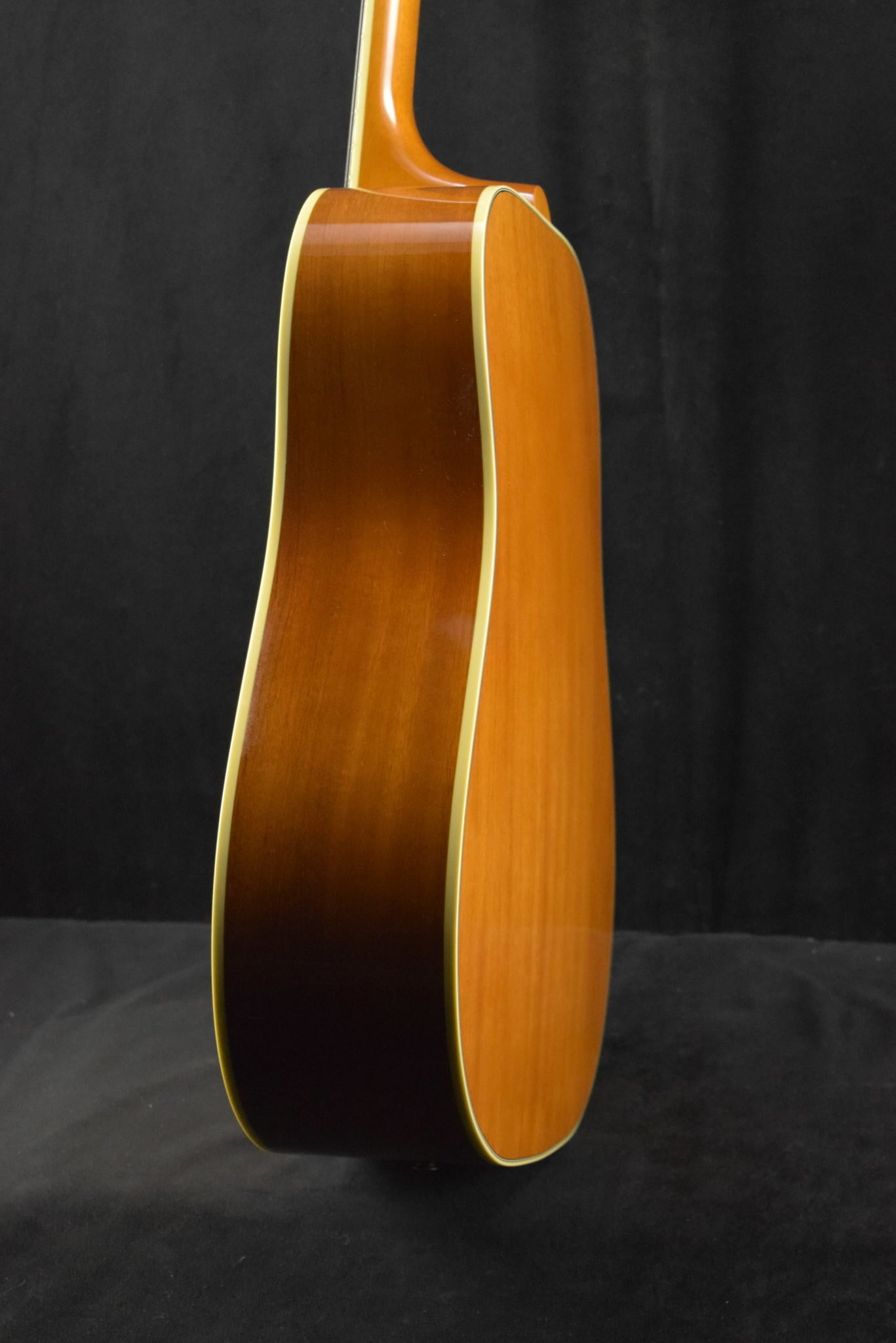 Gibson Hummingbird Original Heritage Cherry Sunburst