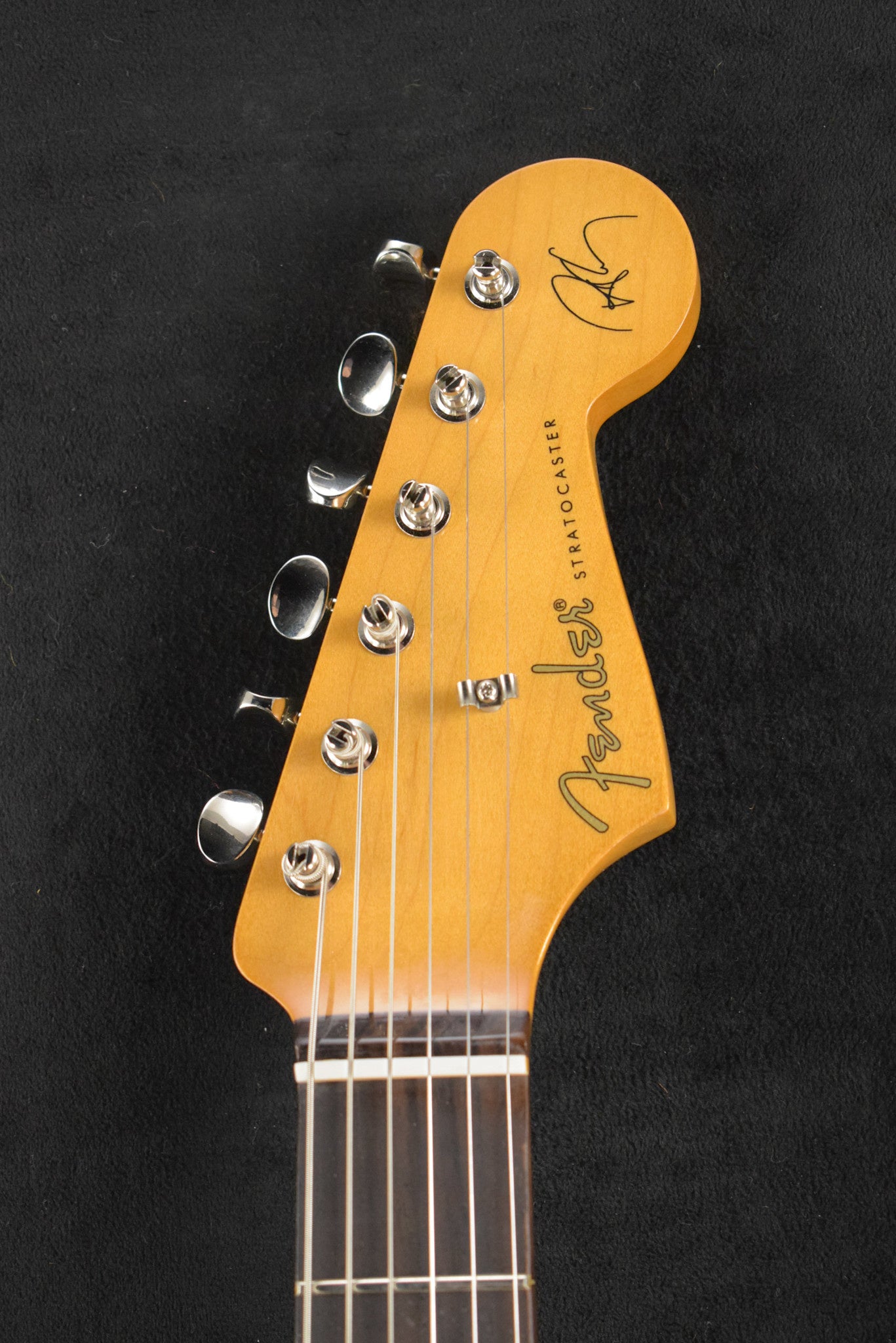 Fender Robert Cray Stratocaster 3-Color Sunburst Rosewood Fingerboard