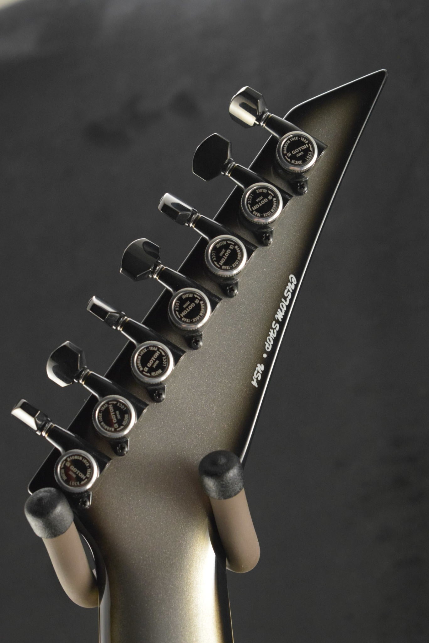 Jackson Custom Shop USA Special Edition King V 7 String Silverburst