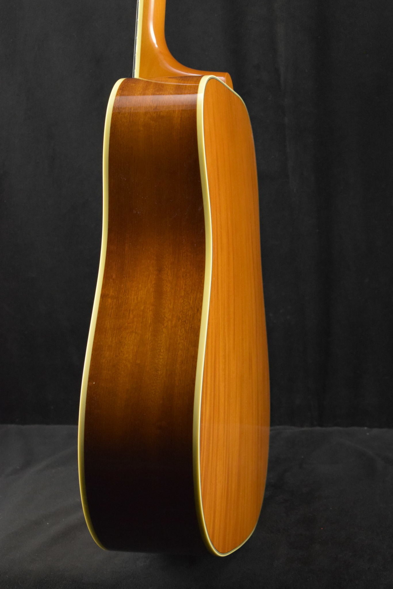 Gibson Hummingbird Original Heritage Cherry Sunburst