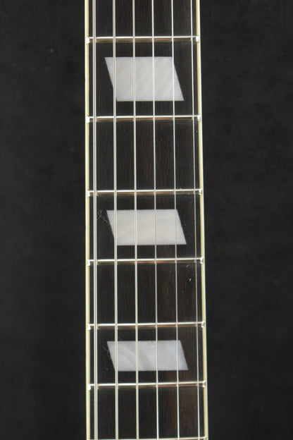 Eastman T64/V-RD Thinline Bigsby Antique Varnish Red Finish