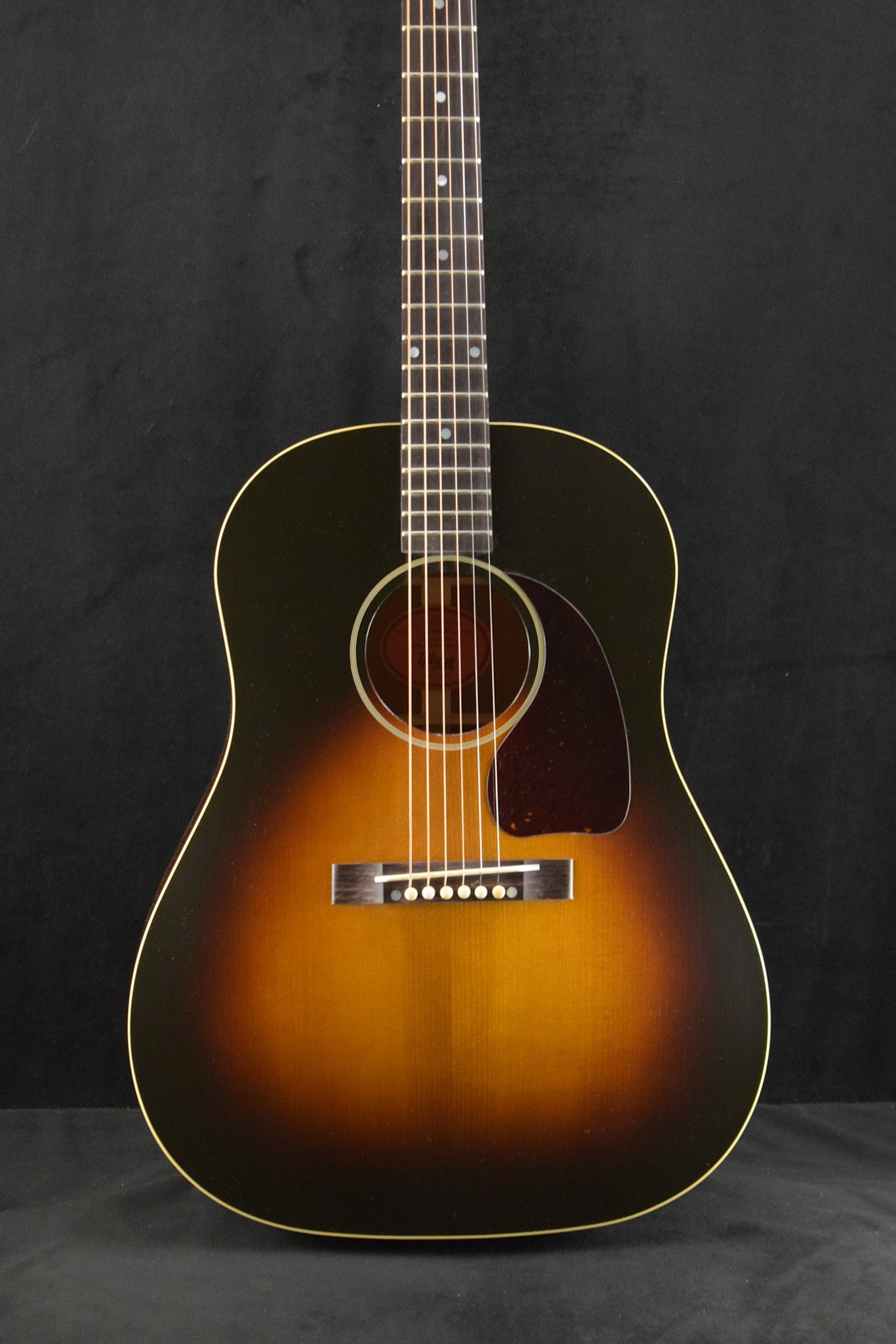 Gibson Custom Shop 1942 Banner J-45 Vintage Sunburst