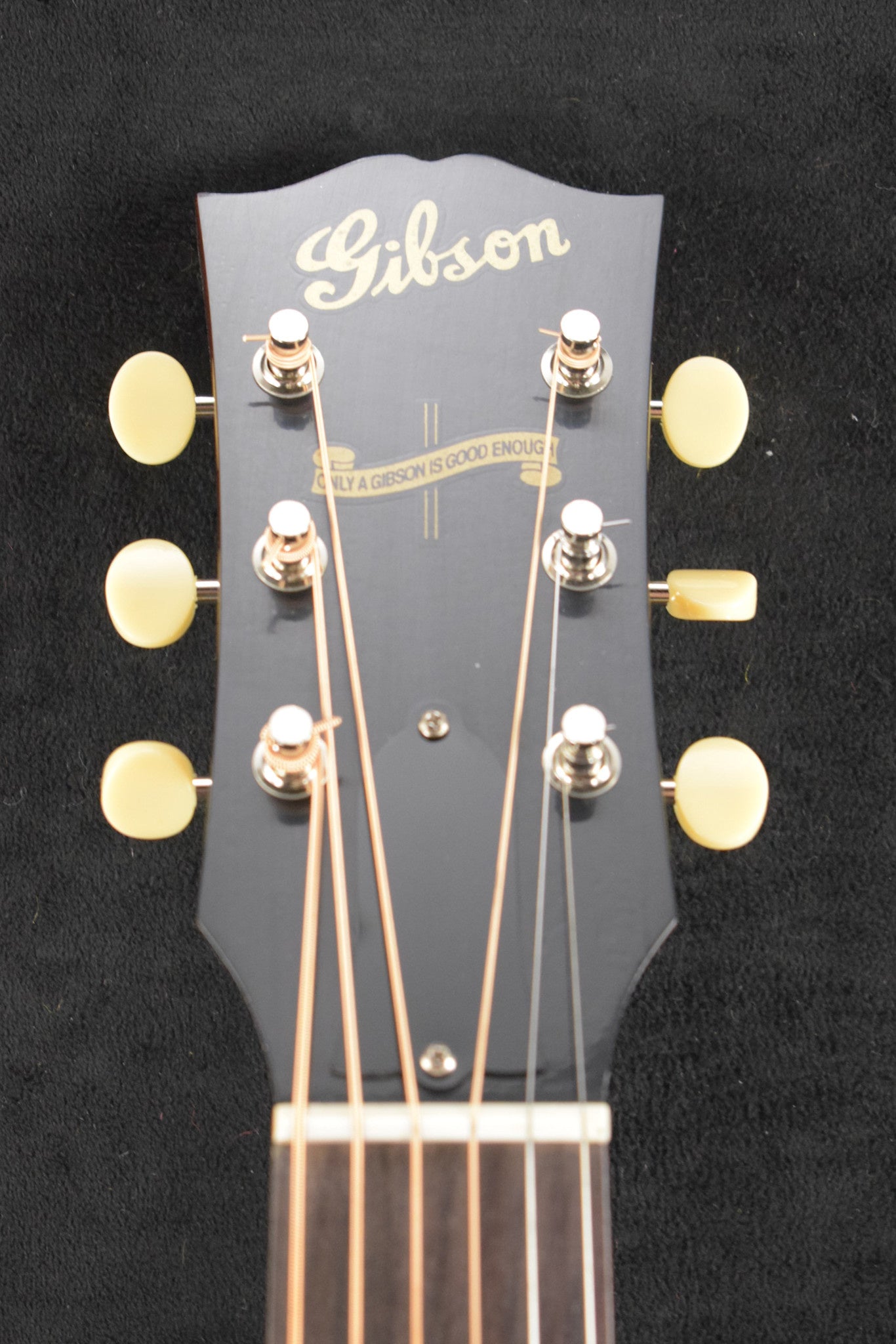 Gibson Custom Shop 1942 Banner J-45 Vintage Sunburst
