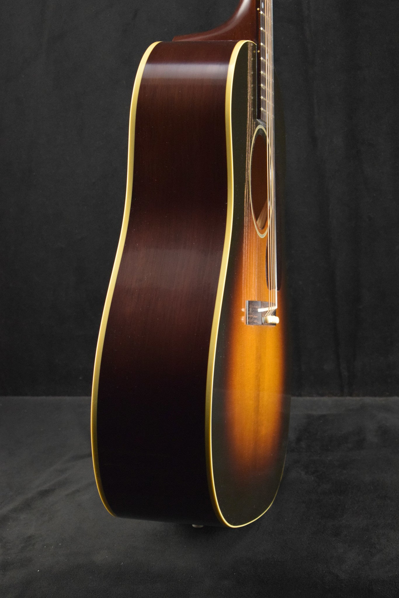 Gibson Custom Shop 1942 Banner J-45 Vintage Sunburst