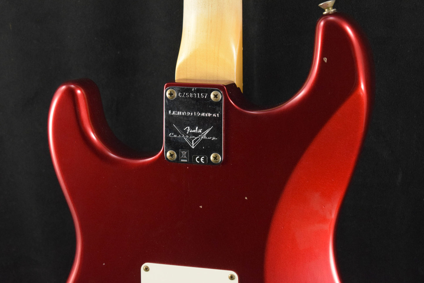 Fender Limited Edition '63 Stratocaster Journeyman Relic Aged Candy Apple Red 3A Rosewood Fingerboard