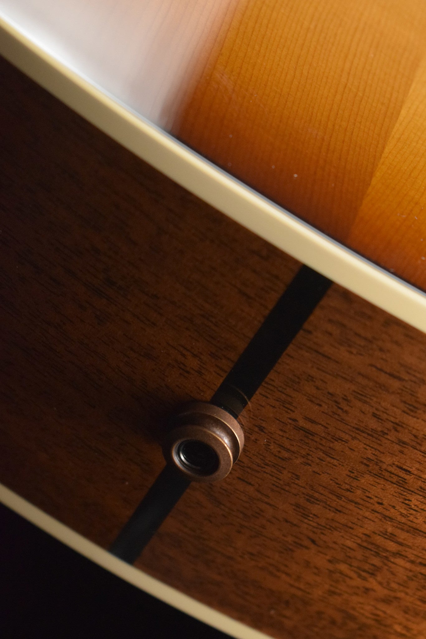 Taylor Gold Label 514e SB Sunburst w/ Firestripe Pickguard