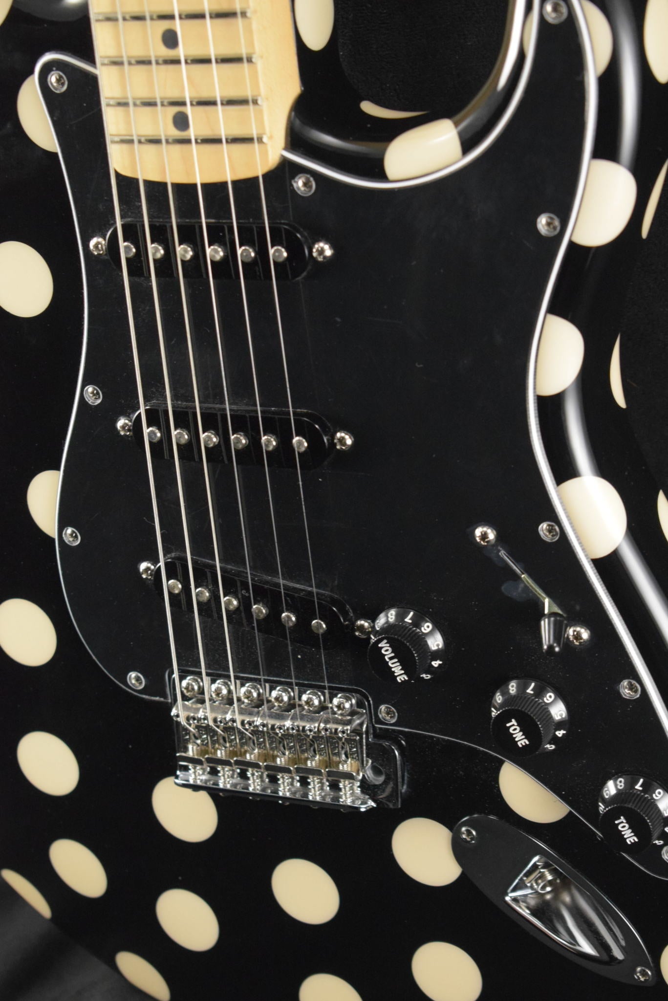 Fender Buddy Guy Standard Stratocaster Polka Dot Finish Maple Fingerboard