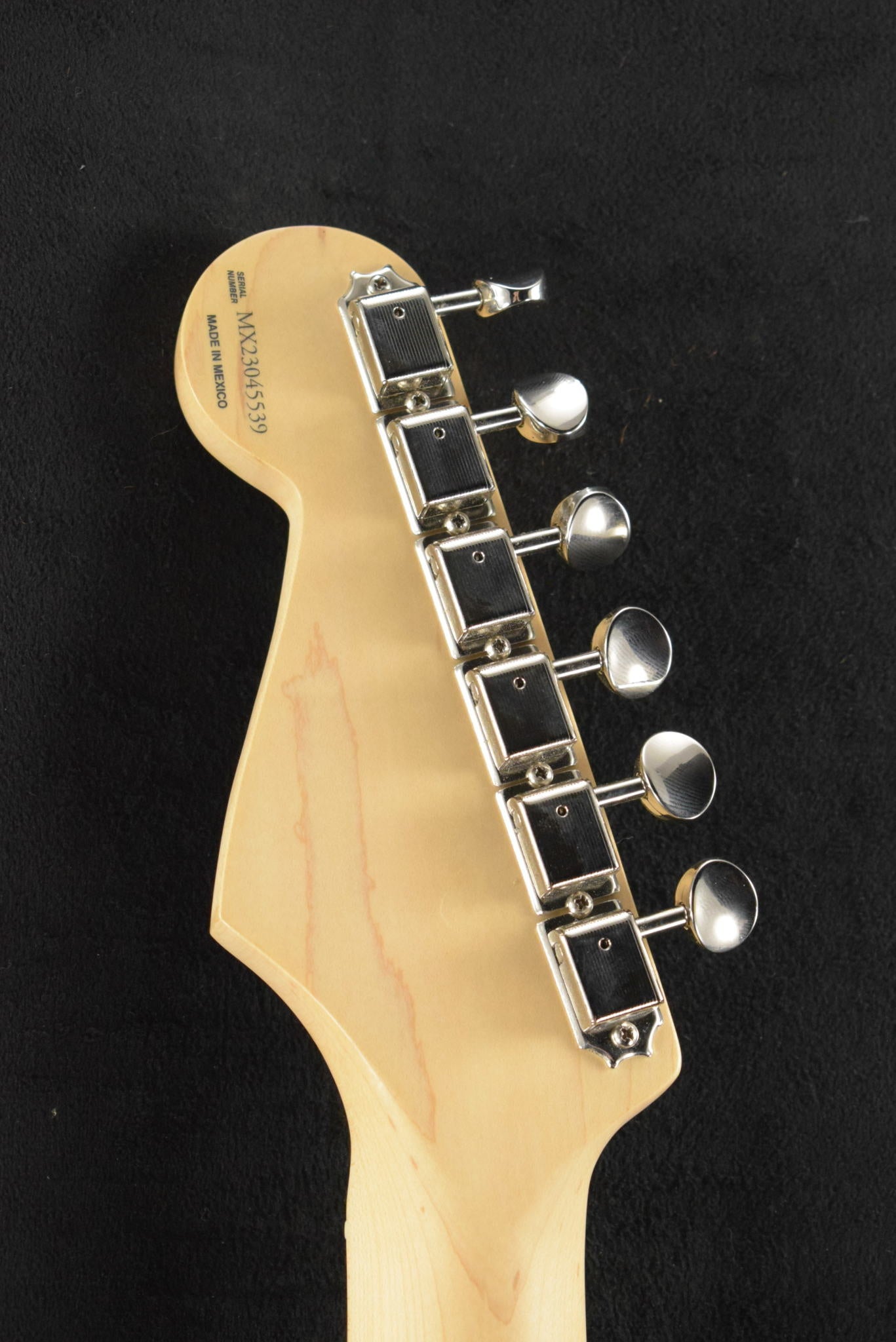 Fender Buddy Guy Standard Stratocaster Polka Dot Finish Maple Fingerboard