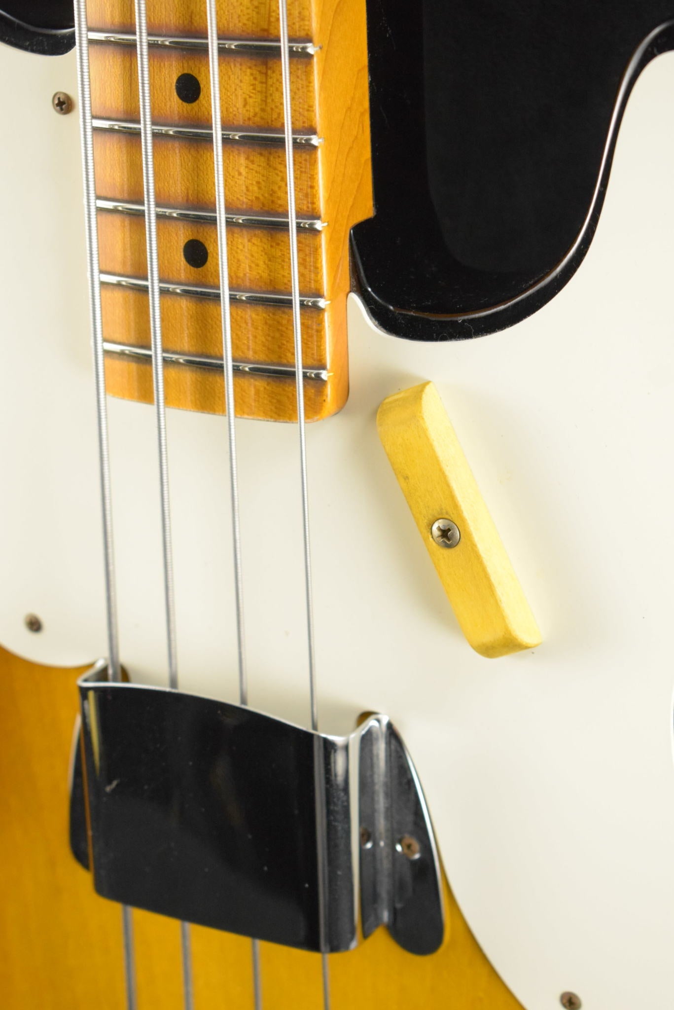 Fender Custom Shop '53 Precision Bass Journeyman Relic Aged 2-Color Sunburst