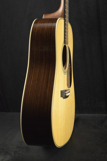 Martin HD-28 Natural Gloss