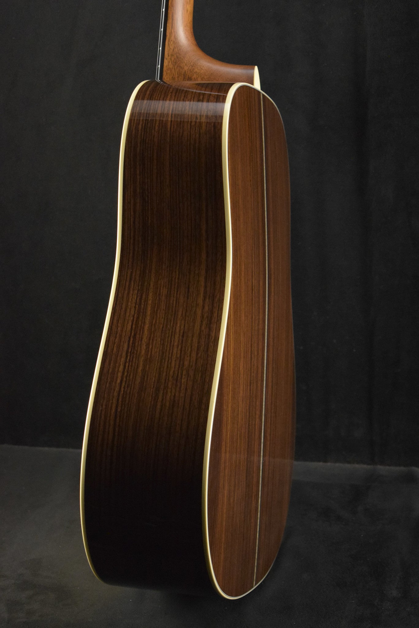 Martin HD-28 Natural Gloss