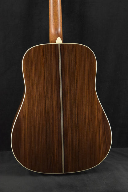 Martin HD-28 Natural Gloss