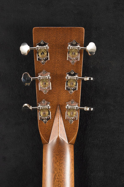 Martin HD-28 Natural Gloss