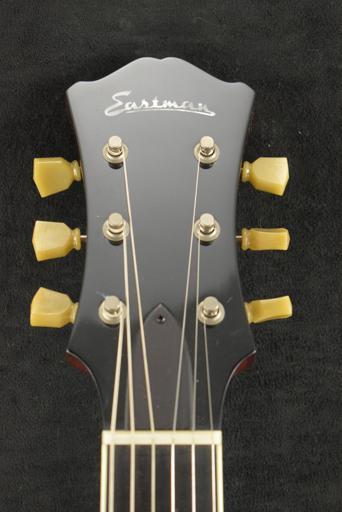 Eastman T64/TV-T Thinline P90 Pickups Trapeze Tailpiece Truetone Vintage Classic Gloss