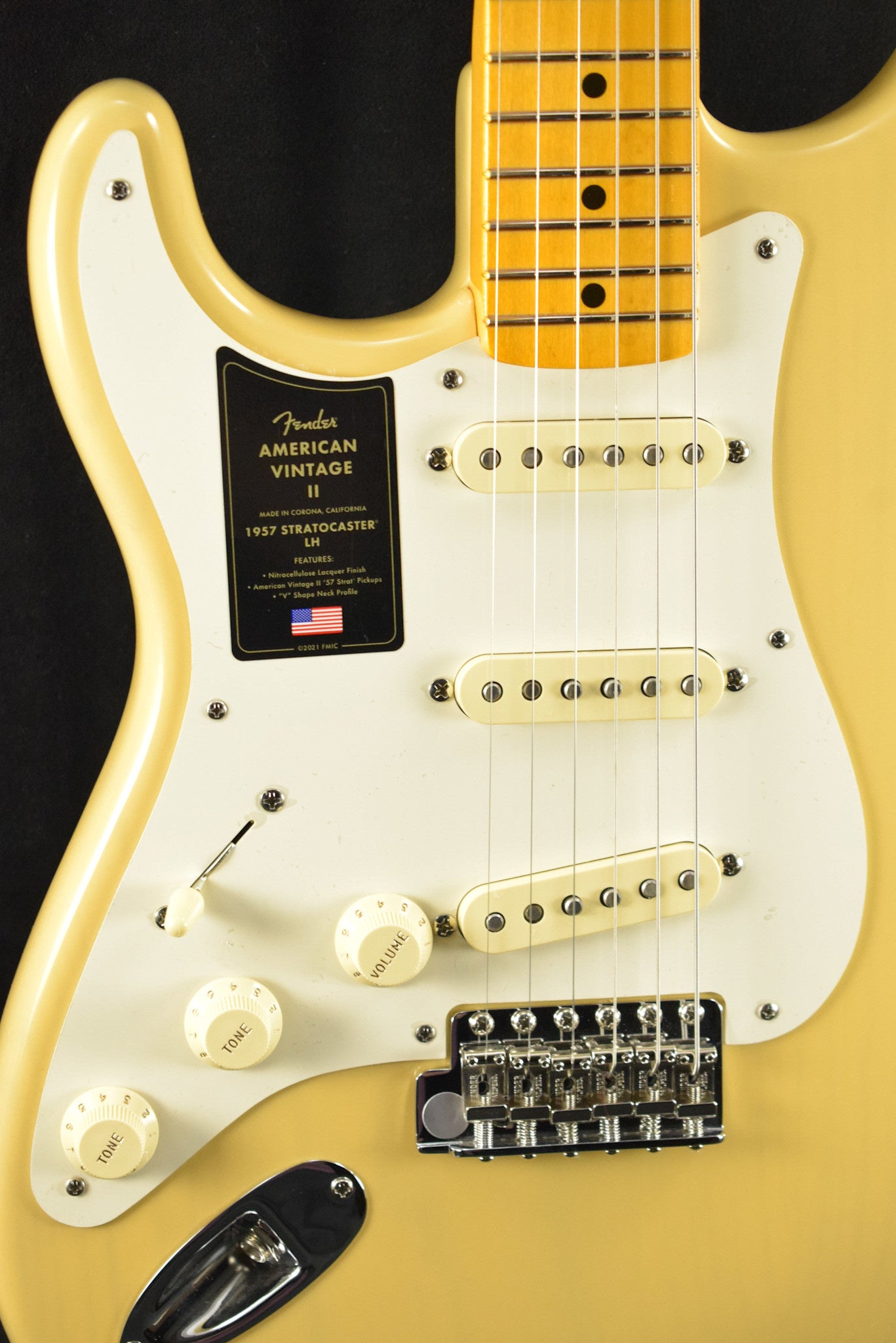 Fender American Vintage II 1957 Stratocaster Left-Hand Vintage Blonde Maple Fingerboard
