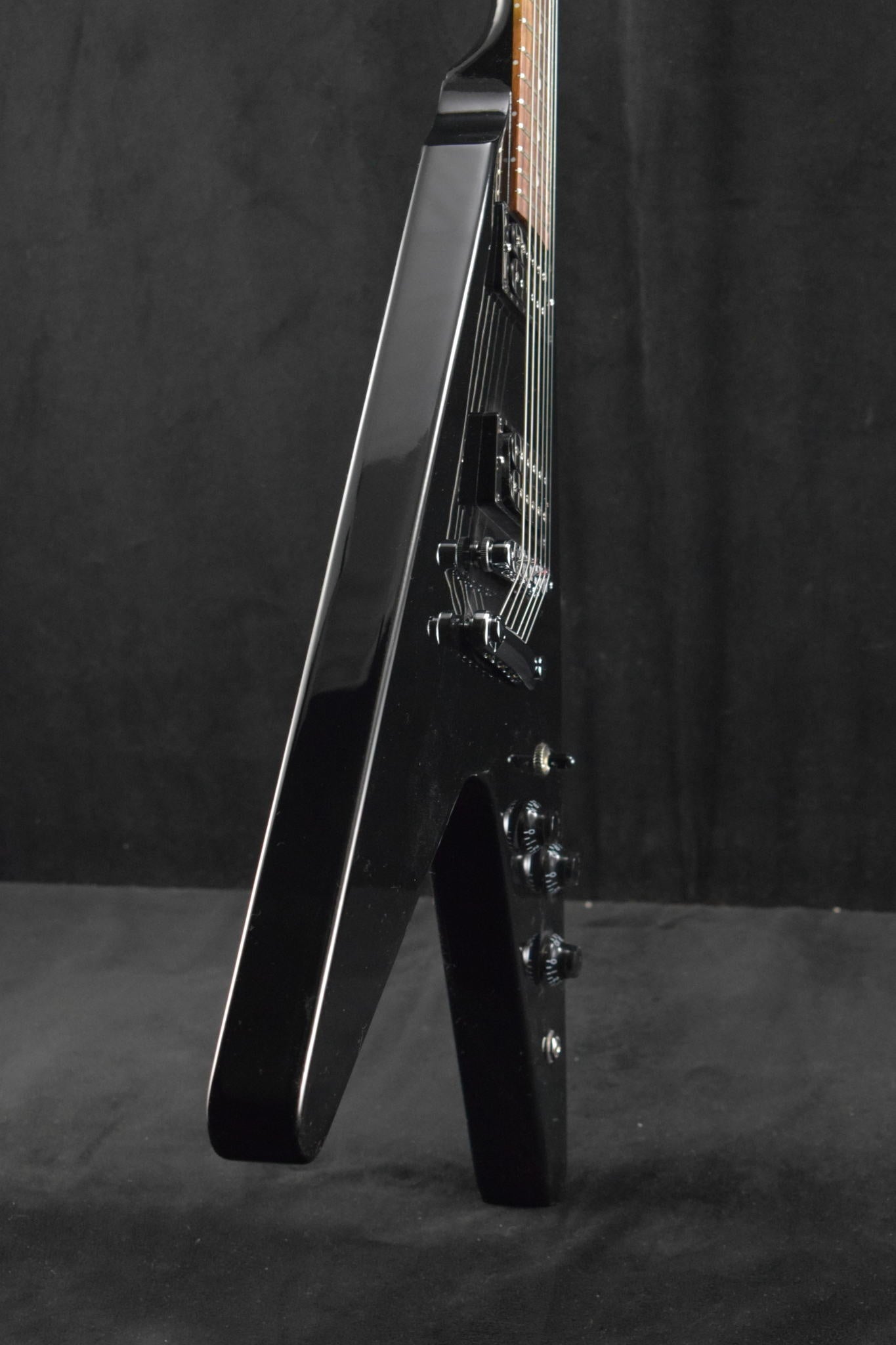 Gibson 80s Flying V Ebony – Fuller's Guitar
