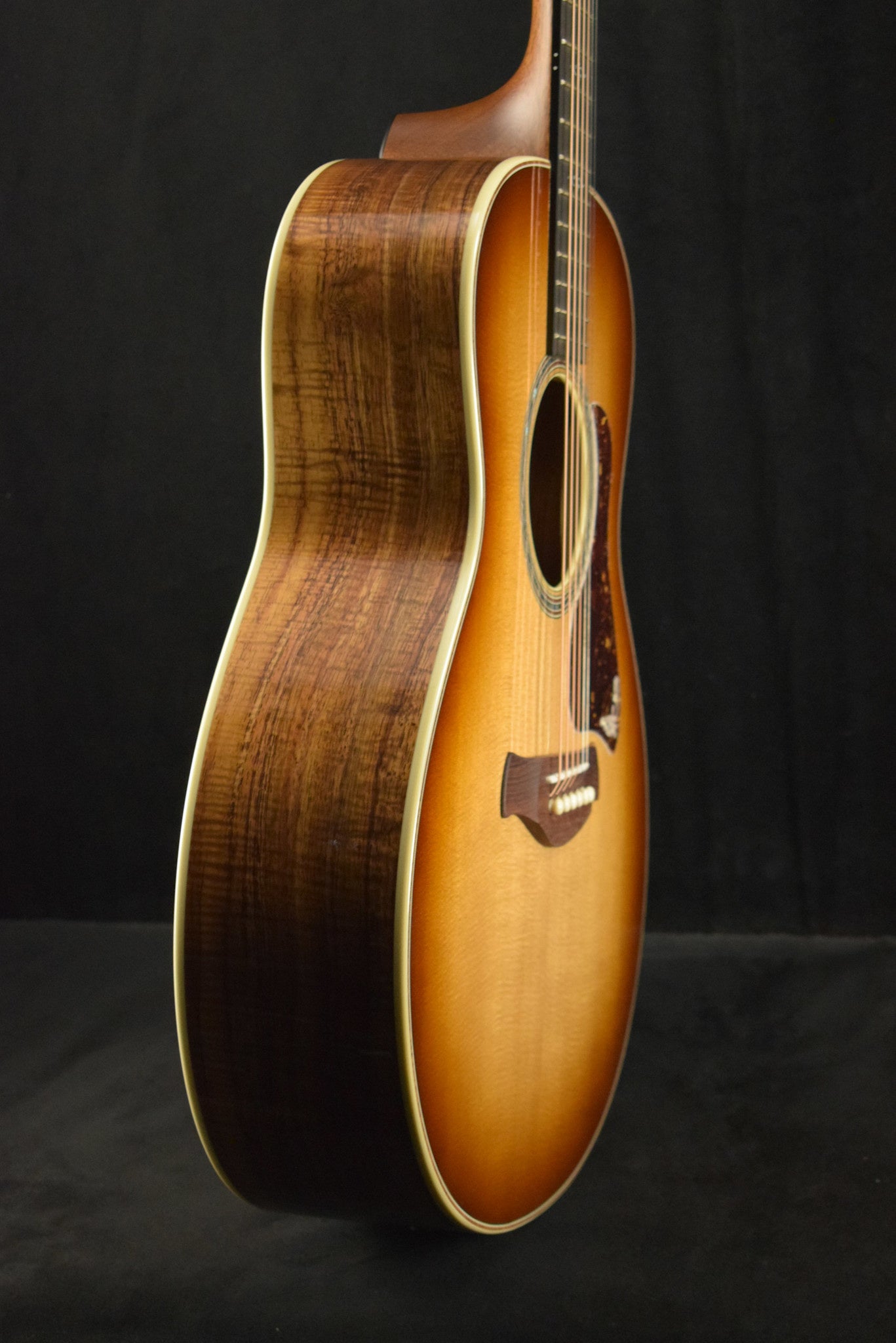 Taylor Gold Label 814e Koa SB Sunburst Top