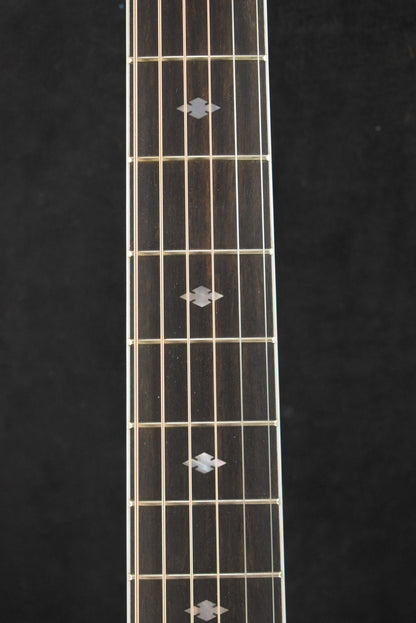 Taylor Legacy 810e LR Baggs Element VTC Dreadnought