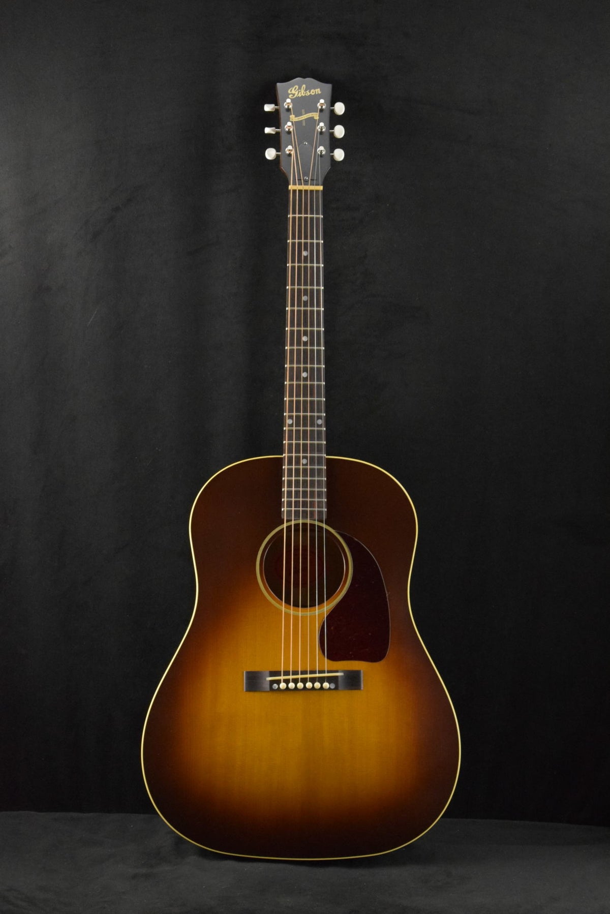 Gibson Custom Shop Fuller's Exclusive Early 40's J-45 Historic Legend Vintage Sunburst