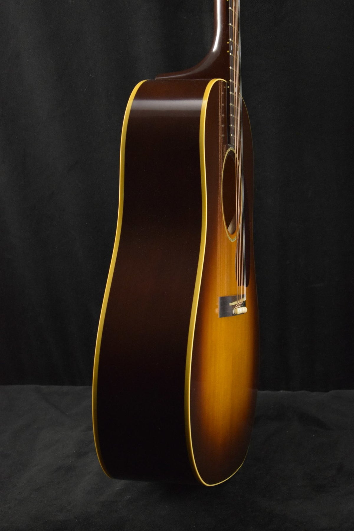 Gibson Custom Shop Fuller's Exclusive Early 40's J-45 Historic Legend Vintage Sunburst