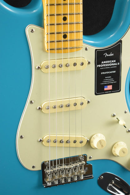 Fender American Professional II Stratocaster Maple Fretboard Miami Blue