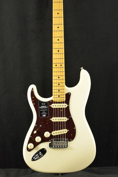 Fender American Professional II Stratocaster Left-Hand Olympic White Maple Fingerboard