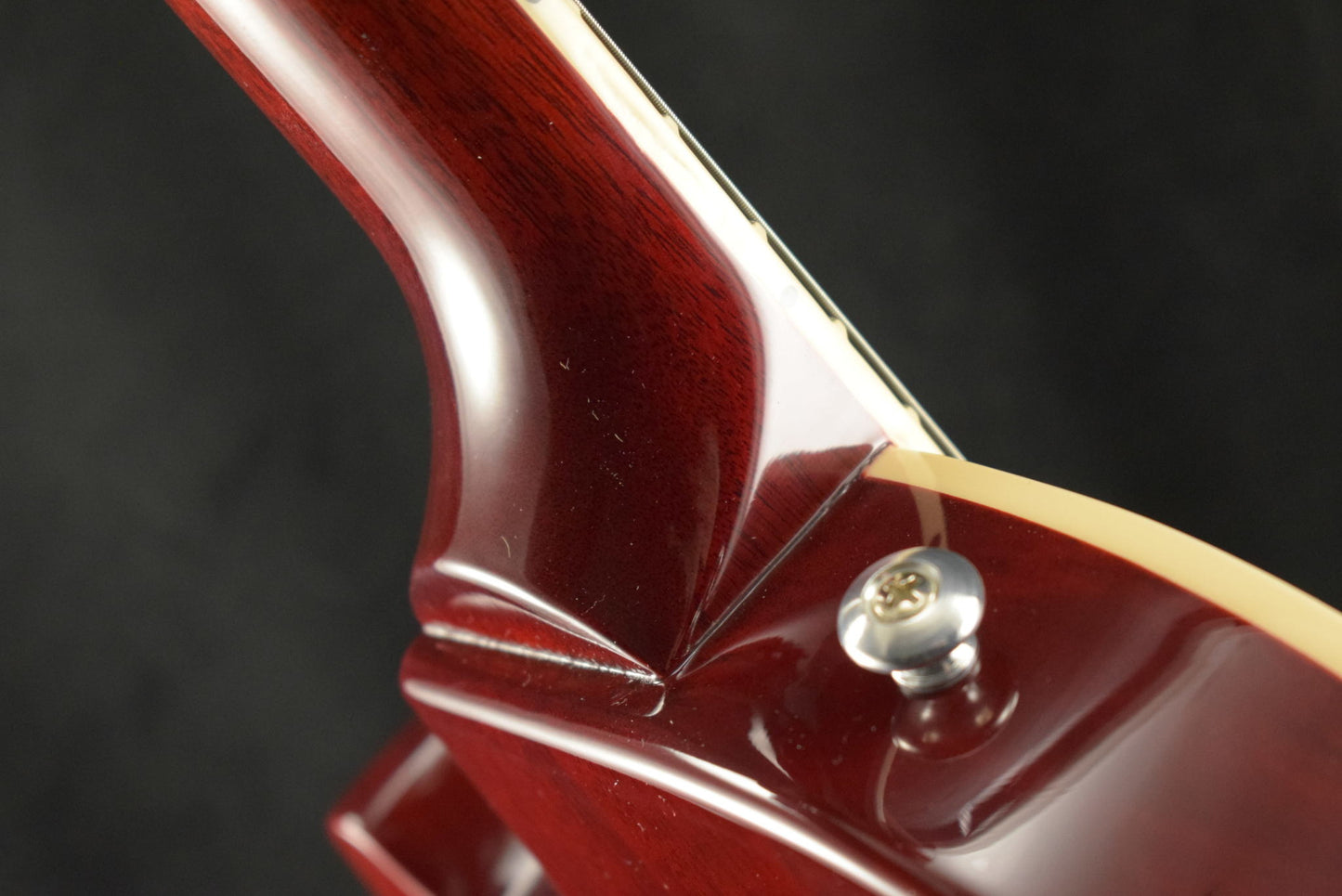 Gibson Les Paul 70s Deluxe 70s Cherry Sunburst